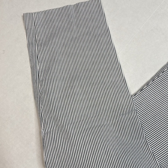 Talbots Women’s Capri Pants 12P Blue White Striped Signature Cotton Stretch - Picture 5 of 13